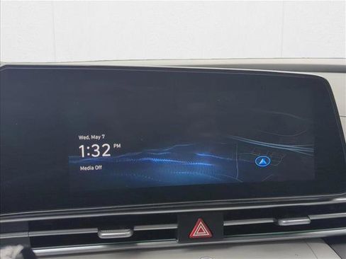 New 2025 Hyundai Elantra Limited image 13