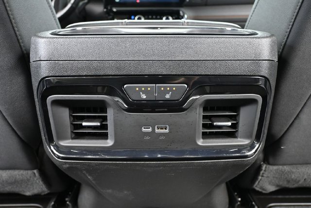 Used 2024 GMC Sierra 2500 AT4 w/ Technology Package AWD/4WD image 32
