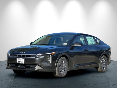 New 2026 Kia K4 LX image 8
