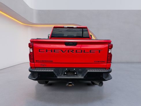Used 2024 Chevrolet Silverado 2500 Custom w/ Custom Value Package image 4