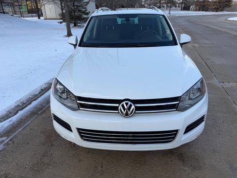 Used 2013 Volkswagen Touareg Sport AWD/4WD image 17