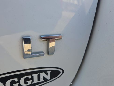 Used 2017 Chevrolet Equinox LT w/ Convenience Package image 18