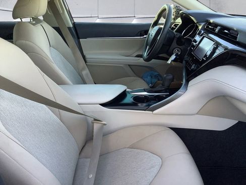 Used 2020 Toyota Camry LE image 13