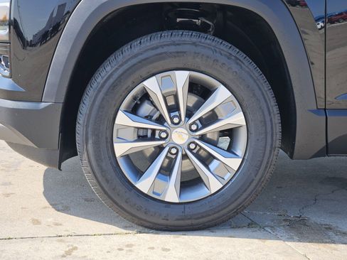 New 2026 Chevrolet Equinox LT w/ Convenience Package II FWD image 7