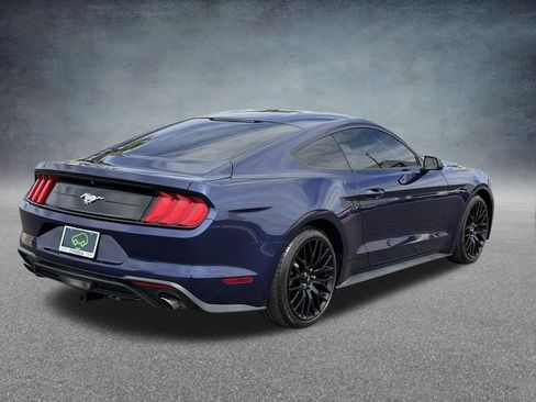 Used 2018 Ford Mustang Coupe RWD image 3