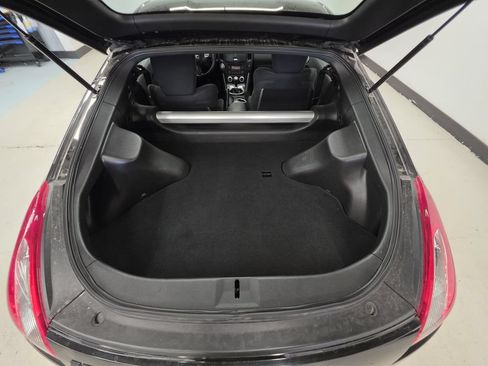 Used 2017 Nissan 370Z Coupe RWD image 20