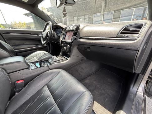 Used 2019 Chrysler 300 S RWD image 16