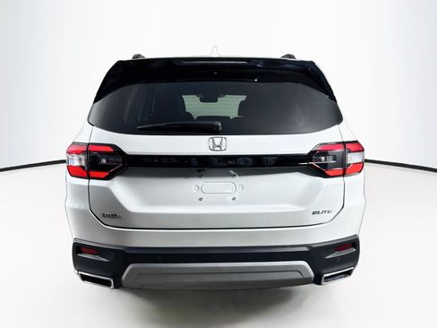 Certified 2023 Honda Pilot Elite image 33