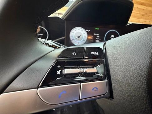 Used 2023 Hyundai Elantra Limited FWD image 23