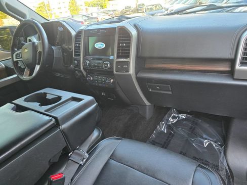 Used 2017 Ford F150 Lariat w/ Equipment Group 501A Mid AWD/4WD image 19