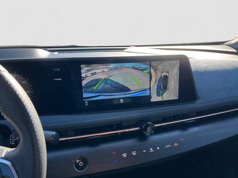 Certified 2025 Nissan Ariya Platinum image 21