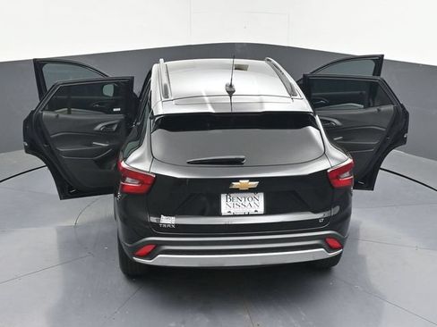 Used 2025 Chevrolet Trax LT w/ LT Convenience Package FWD image 45
