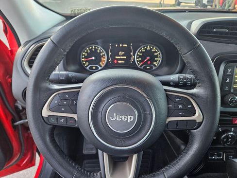 Used 2016 Jeep Renegade Latitude w/ Popular Equipment Group image 13