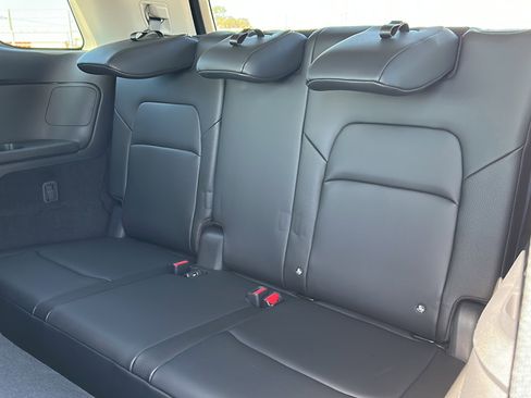 New 2025 Nissan Pathfinder SL image 17