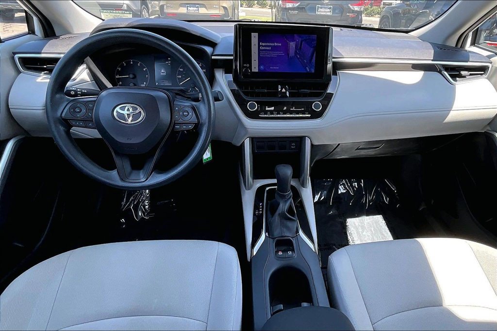 Used 2024 Toyota Corolla Cross L AWD/4WD image 11