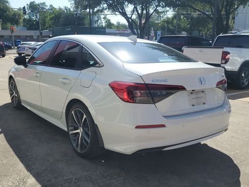 Used 2024 Honda Civic Touring image 4