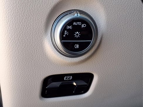 Certified 2022 Mercedes-Benz C 300 4MATIC Sedan image 29