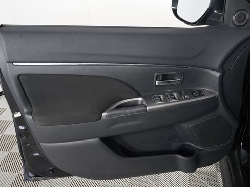 Used 2019 Mitsubishi Outlander Sport ES FWD image 12