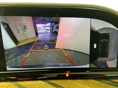 Used 2022 Cadillac Escalade Sport Platinum image 7