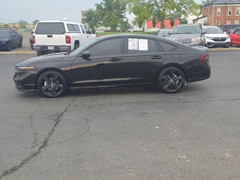 Used 2025 Honda Accord Sport image 4