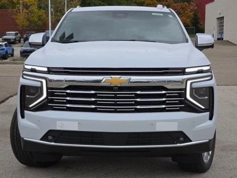 New 2026 Chevrolet Suburban Premier AWD/4WD image 21