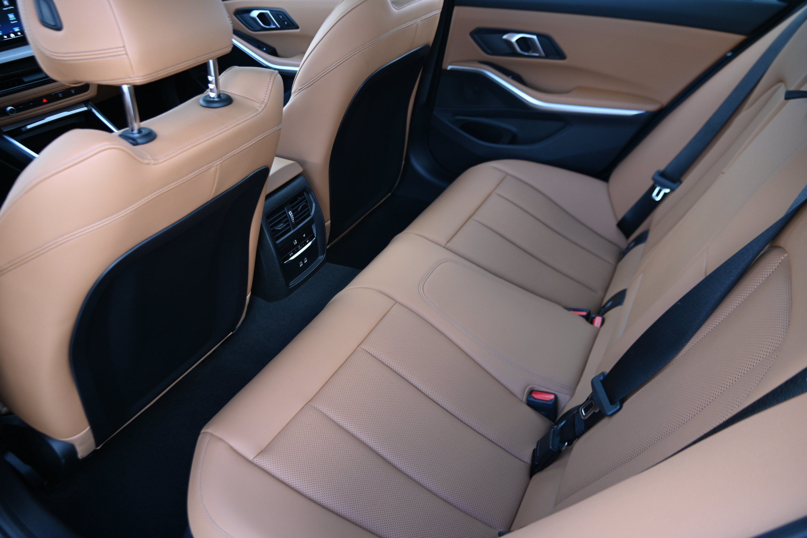 Certified 2025 BMW 330i Sedan RWD image 13