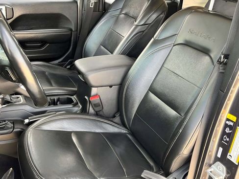 Used 2020 Jeep Wrangler Unlimited Sahara w/ Uconnect 4C Nav & Sound Group AWD/4WD image 6