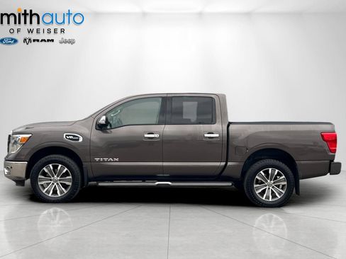 Used 2017 Nissan Titan SL AWD/4WD image 8