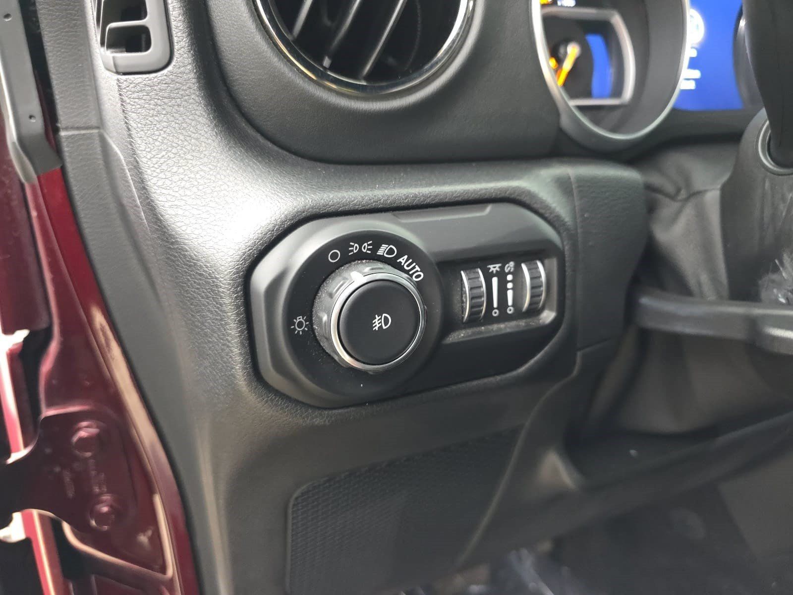 Used 2021 Jeep Wrangler Unlimited Sahara AWD/4WD image 35