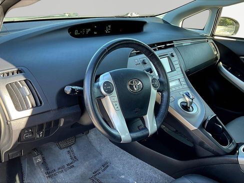 Used 2014 Toyota Prius Four image 15