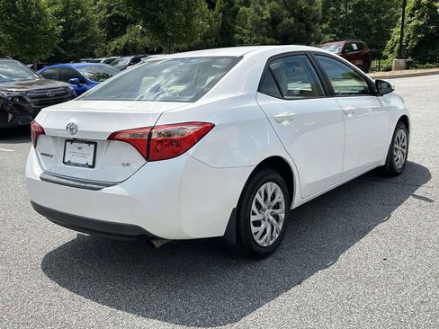 Used 2017 Toyota Corolla LE w/ Carpet Mat Package (TMS) FWD image 5