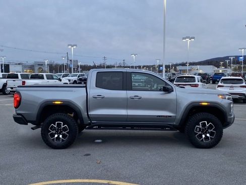 Used 2025 GMC Canyon AT4 w/ AT4X Package image 6