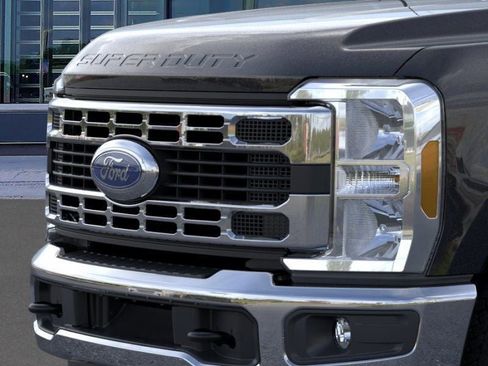 New 2026 Ford F250 XLT w/ FX4 Off-Road Package AWD/4WD image 17