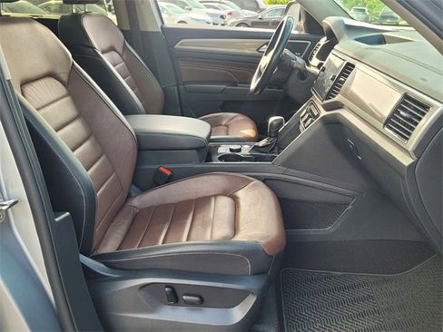 Used 2021 Volkswagen Atlas SEL Premium image 19