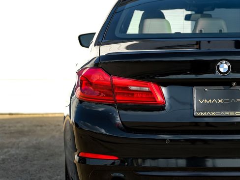 Used 2019 BMW 530e w/ Convenience Package image 47