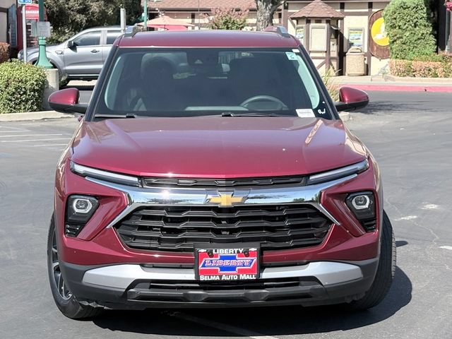 Used 2025 Chevrolet TrailBlazer LT FWD image 3