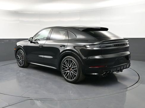 New 2026 Porsche Cayenne GTS AWD/4WD image 3