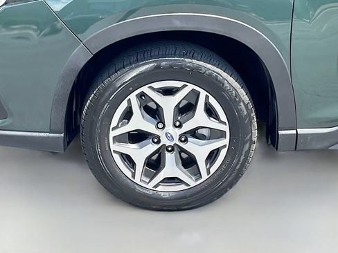 Used 2024 Subaru Forester Premium AWD/4WD image 32