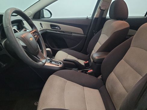 Used 2014 Chevrolet Cruze LS image 17