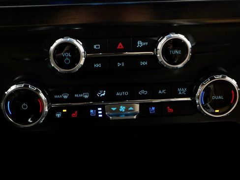Certified 2025 Ford F350 Lariat w/ Lariat Ultimate Package AWD/4WD image 31