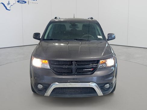Used 2019 Dodge Journey Crossroad w/ Navigation Group FWD image 2