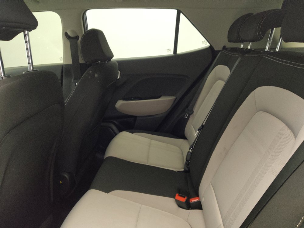 Used 2023 Hyundai Venue SEL FWD image 18