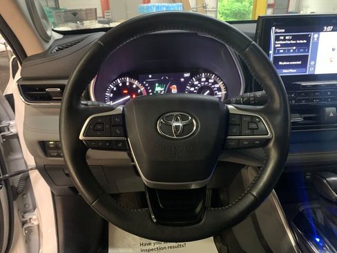 Used 2022 Toyota Highlander Limited AWD/4WD image 29