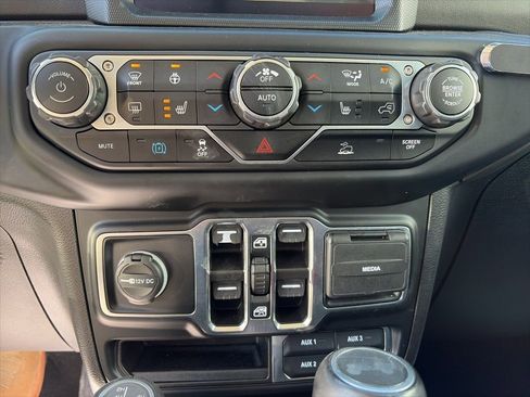 Used 2023 Jeep Wrangler Unlimited Sahara w/ Cold Weather Group image 20