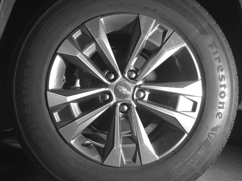 Used 2025 Chevrolet Equinox LT FWD image 18