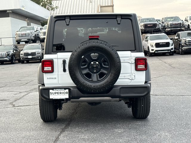 Used 2026 Jeep Wrangler Sport AWD/4WD image 4