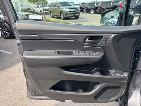 Used 2025 Honda Odyssey EX-L image 9