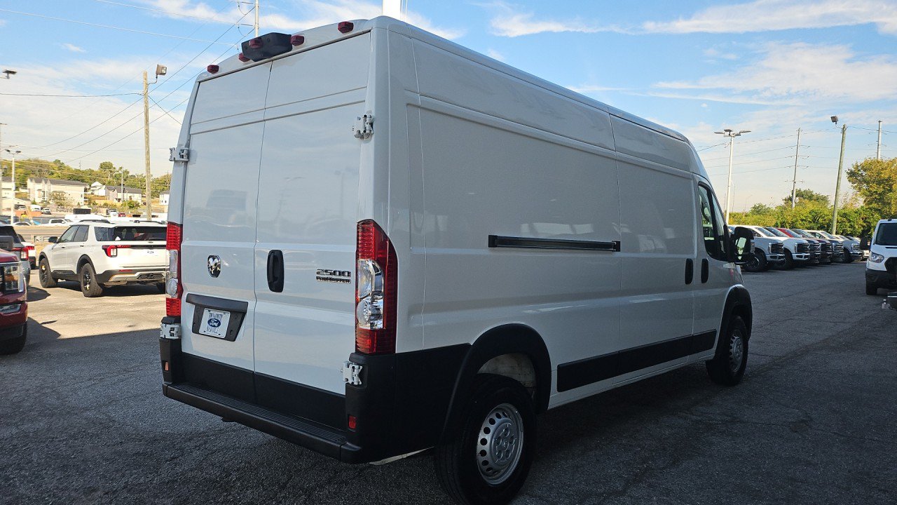 Used 2025 RAM ProMaster 2500 w/ Convenience Group FWD image 5