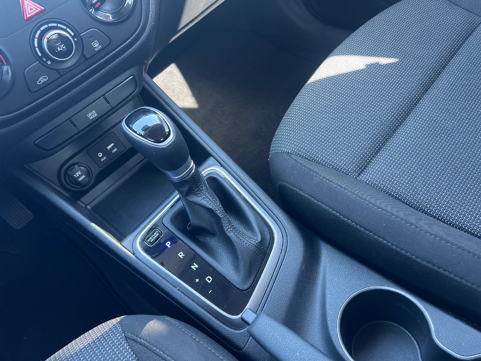 Used 2022 Hyundai Accent SEL w/ Cargo Package FWD image 25