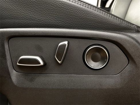 Used 2025 GMC Yukon XL Denali image 28